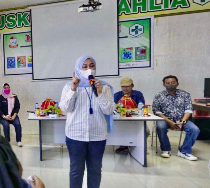 Wakil Wali Kota Makassar, Fatmawati Rusdi, Meninjau Secara Langsung Penderita Stunting, di Puskesman Dahlia Mattoanging, Sabtu 2 Juli 2022.