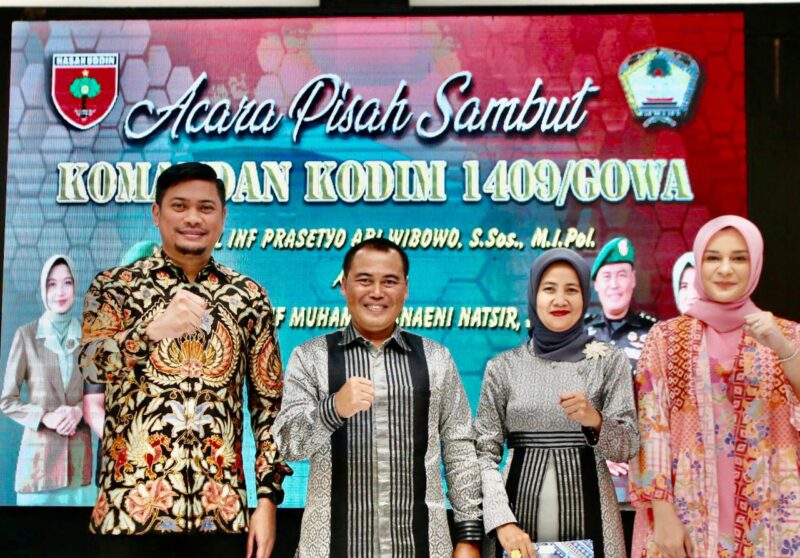 Bupati Gowa, Adnan Purichta Ichsan, Menghadiri Acara Pisah Sambut Dandim 1409/Gowa, di Baruga Tinggimae, Rumah Jabatan Bupati Gowa, Kamis 7 Juli 2022.