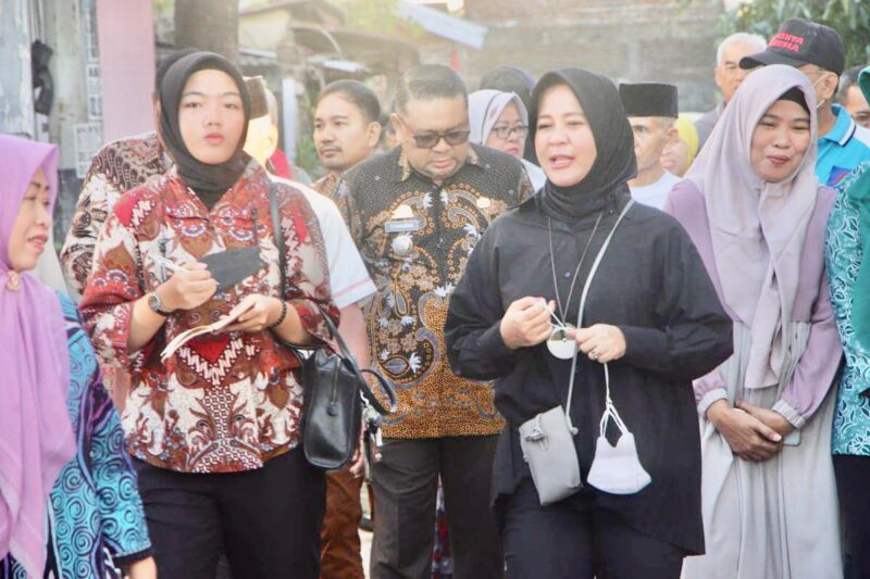 Wakil Wali Kota Makassar, Fatmawati Rusdi, Meninjau Secara Langsung Persiapan Lorong Wisata Amora, di Perumahan Bosowa, Kelurahan Minasa Upa, Kecamatan Rappocini, Kota Makassar, Kamis 28 Juli 2022.