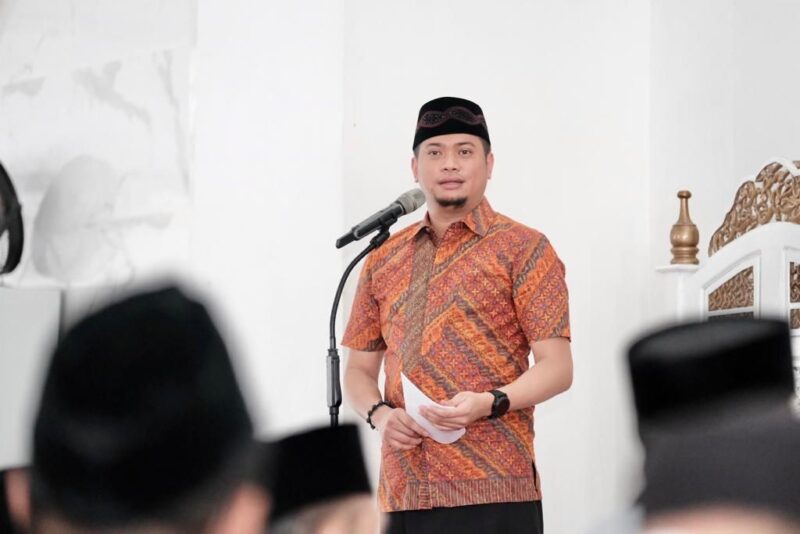 Menyambut Tahun Baru Islam, Bupati Gowa, Adnan Purichta Ichsan, Menggelar Dzikir dan Doa Bersama Masyarakat Gowa, di Masjid Agung Syekh Yusuf, Sungguminasa, Minggu 30 Juli 2022.