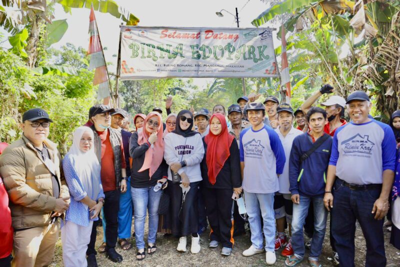 Wakil Wali Kota Makassar, Fatmawati Rusdi, Mengunjungi Lorong Wisata, yang Bernama Lorong Edu Park, di Kelurahan Biring Romang, Kecamatan Manggala, Kota Makassar, Sabtu 23 Juli 2022.