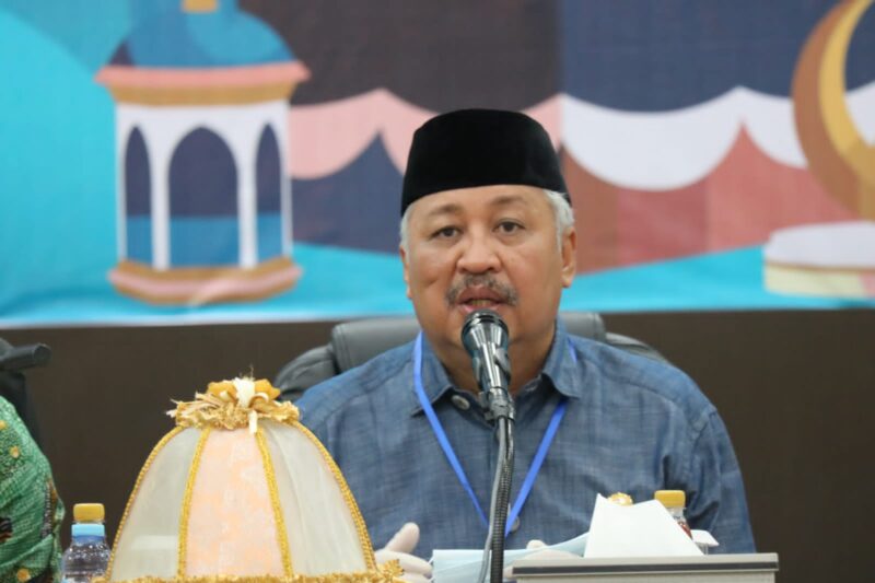 Bupati Pinrang H.Andi Irwan Hamid menjeput langsung jamaah haji yang tergabung dalam kloter 4 embarkasi Hasanuddin di Sudiang