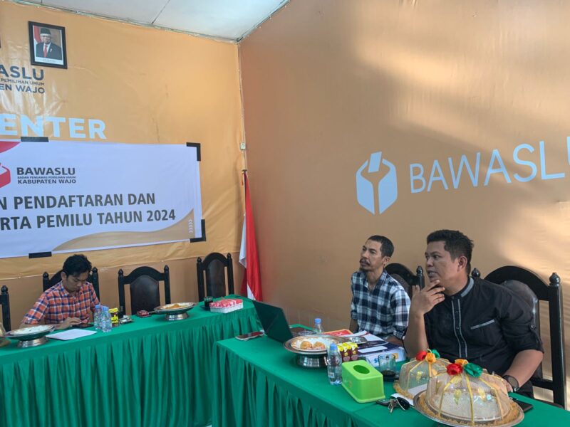 Bawaslu Kabupaten Wajo gelar rapat pengawasan pendaftaran dan verifikasi peserta pemilu tahun 2024, Selasa (2/8/2022) di Ruang Rapat Bawaslu Kabupaten Wajo.