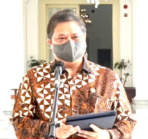 Menko Perekonomian Airlangga Hartarto mengatakan program konversi ke kompor listrik tidak diterapkan tahun 2022 (dok.Sekretariat Presiden)