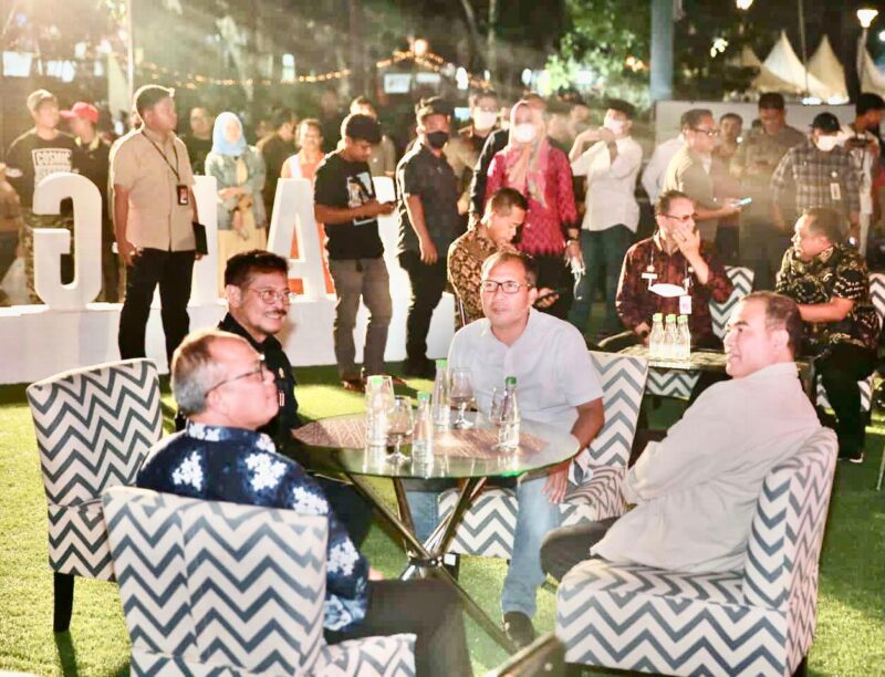 Menteri Pertanian RI, Syahrul Yasin Limpo, didampingi Wali Kota Makassar, Ir. Moh. Ramdhan Pomanto, Menghadiri Perhelatan Makassar International Eigth Festival and Forum, di Anjungan Pantai Losari, Jum'at 9 September 2022.
