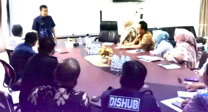 Pelaksana Tugas (Plt) Kepala Dinas Perhubungan Kota Makassar, Drs. Zainal Ibrahim, M.Si, Melaksanakan Rapat Koordinasi Bersama dengan Pejabat Struktural, di Kantor Dishub Kota Makassar, Jalan Malengkeri, Kamis 27 Oktober 2022.