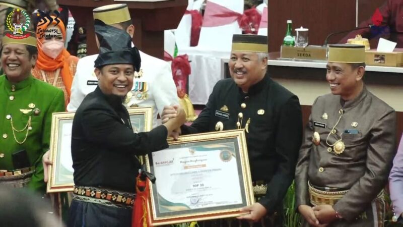 Bupati Pinrang Irwan Hamid juga menerima penghargaan dari Pemerintah Provinsi Sulawesi selatan dimana 3 Inovasi Pelayanan Publik yang dilakukan oleh Pemerintah kabupaten Pinrang berhasil menembus top 30 Inovasi Pelayanan Publik yaitu Agen Laka Si Laser, Antar Ki dari Dinas Kesehatan, serta inovasi CDR dari Dinas Kependudukan dan Pencatatan Sipil.