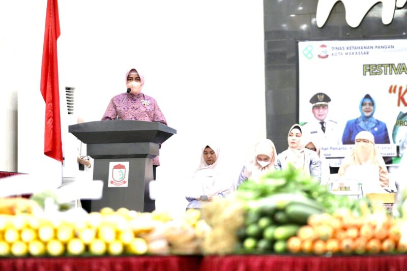 Ketua TP PKK Kota Makassar, Indira Jusuf Ismail, Membuka Lomba Masak Menu Beragam, Bergizi, Seimbang dan Aman (B2SA), di Baruga Anging Mammiri, Rabu 26 Oktober 2022.
