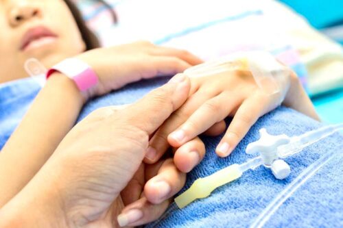 Ilustrasi gagal ginjal akut misterius pada anak. Perawatan gangguan ginjal akut misterius pada anak, dilakukan dengan pemberian terapi obat dan cairan, agar anak bisa mengeluarkan urine atau buang air kecil. Namun, pada kondisi yang parah, beberapa anak juga harus dirawat dengan terapi cuci darah.