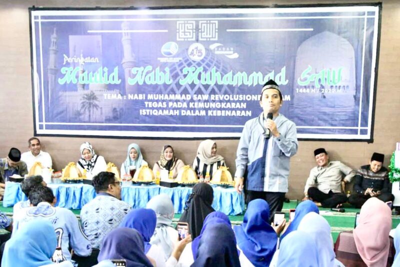 Perumda Air Minum Kota Makassar Menghadirkan Penceramah Ustadz Muh. Nur Maulana Dalam Perayaan Maulid Nabi Muhammad SAW 1441 Hijriah, di Aula Tirta Dharma Perumda Air Minum Kota Makassar, Kamis 20 Oktober 2022.
