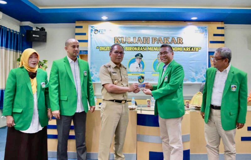 Wali Kota Makassar, Ir. Moh. Ramdhan Pomanto, Menghadiri dan Memberikan Kuliah Pakar, yang Diselenggarakan FEB UMI, di Aula Prof. Abdurahman Basalamah, Senin 3 Oktober 2022.