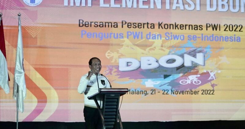 Menpora Prof Amali  ketika  berbicara di hadapan peserta Konkernas PWI se-Indonesia di Kota Malang