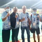 Tim atlet Cabor Bulutangkis PWI Sulsel, berfoto bersama di Lapangan Bulutangkis GOR Unggul Sport Center (USC) Malang, Rabu, 23 November 2022.
