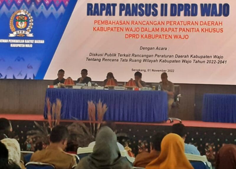DPRD Wajo menggelar rapat Pansus II dengan agenda diskusi publik terkait Ranperda tentang rencana tata ruang wilayah (RTRW) Kabupaten Wajo tahun 2022-2041.