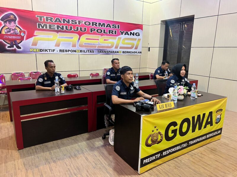 Humas Polres Gowa mengikuti kegiatan syukuran HUT ke-71 Tahun 2022 Humas Polri yang digelar secara virtual langsung dari Mabes Polri, di Ruang vicon Polres Gowa, Selasa (01/11/2022).