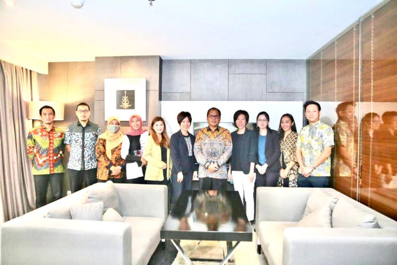 Wali Kota Makassar, Ir. Moh. Ramdhan Pomanto, Menerima Kunjungan Tim Enterprise Singapore, di Hotel Melia, Kamis 1 Desember 2022.