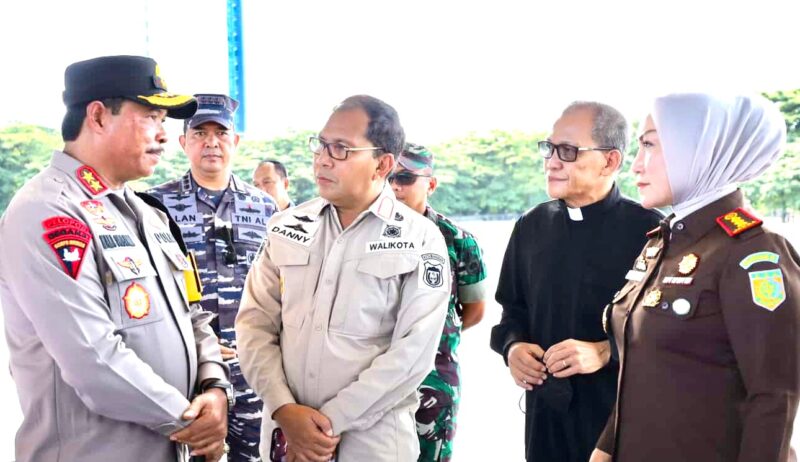 Jelang Natal dan Tahun Baru 2023, Danny Pomanto Hadiri Apel Pasukan Operasi Lilin 2022