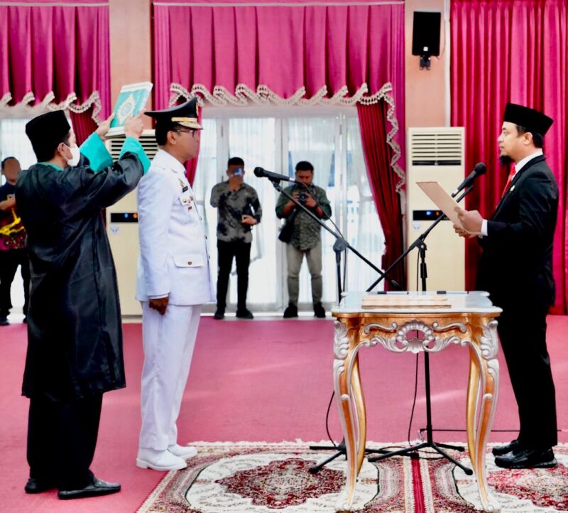 Gubernur Sulawesi Selatan Andi Sudirman Lantik  Pj Bupati Takalar Dr Setiawan Aswad