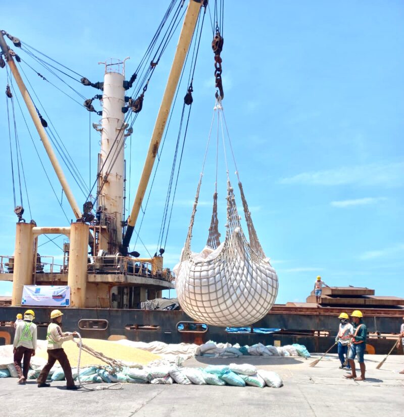 Pemerintah Sulsel Melepasan ekspor jagung ke Filipina sebanyak 6 150 ton dengan nilai setara Rp 30,43 Meliyar  pelepasan ini dilakukan secara simbolis oleh Deputi Pangan dan Argobisnis