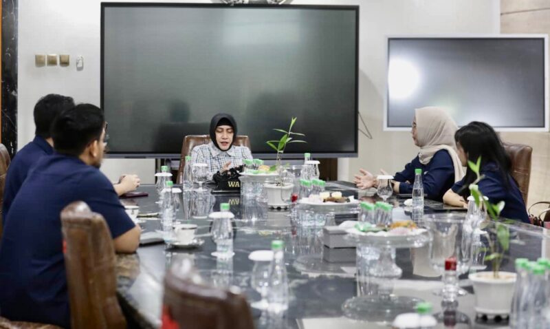 Ketua TP PKK Kota Makassar, Indira Yusuf Ismail, Menerima Audiensi Badan Penyelenggara Jaminan Sosial (BPJS) Ketenagakerjaan Cabang Makassar, di Kediaman Pribadi Wali Kota Makassar, Jalan Amirullah, Rabu 4 Januari 2023