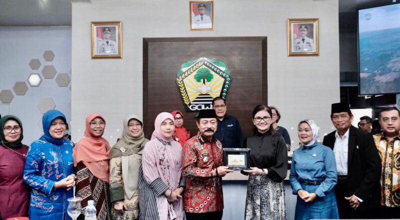 Wakil Bupati Gowa, H. Abd Rauf Malaganni, Menerima Kunjungan Komisi IX DPR RI, di Baruga Karaeng Patingalloang, Kantor Bupati Gowa, Kamis 2 Februari 2023.