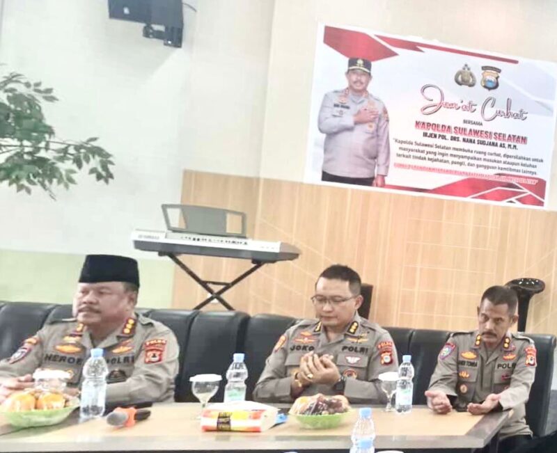 Karo Rena Polda Sulsel, Kombes Pol. Joko Tutukonoto, SH, S.I.K, Gelar Jum'at Curhat, di Bueno Del Cafe, Jalan Pallangga Raya, Jum'at 17 Februari 2023.