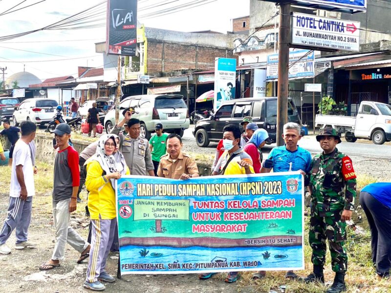 Pemerinta Kelurahan Siwa Kecamatan Pitumpanua Kabupaten Wajo memperingati Hari Peduli Sampah Nasional dan Mengajak masyarakat untuk memungut sampat bersama agar tercipta kebersihan Selasa 28 Fabruari 2023