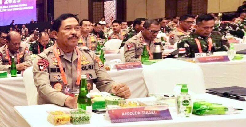 Kapolda Sulsel, Irjen Pol. Drs. Nana Sudjana, AS, MM, Menghadiri Rapat Pimpinan TNI-Polri, yang Dipimpin Langsung Presiden RI, Joko Widodo, di The Sultan Hotel Jakarta, Rabu 8 Februari 2023