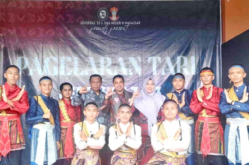 UPT SMAN 8 Makassar Melaksanakan Pagelaran Seni Tari JDK, di Halaman Sekolah, Jalan Andi Mangerangi, Minggu 12 Februari 2023