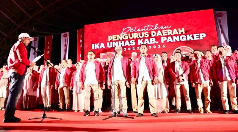 Wali Kota Makassar, Ir. Moh. Ramdhan Pomanto, Menghadiri Sekaligus Melantik Pengurus IKA Unhas Kabupaten Pangkep Periode 2022-2026, di Lapangan Citramas, Sabtu 11 Februari 2023