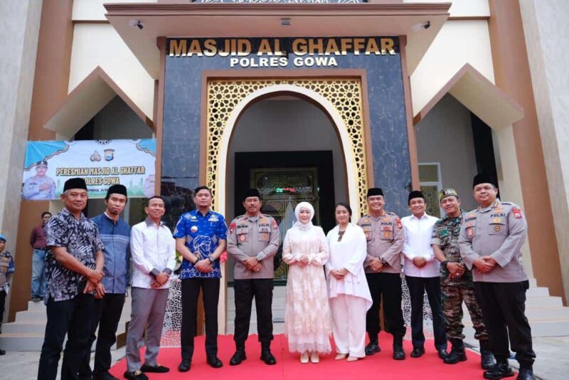 Bupati Gowa, Dr. Adnan Purichta Ichsan, SH, MH, Menghadiri Peresmian Masjid Al-Ghaffar Polres Gowa, di Kantor Polres Gowa, Jum'at 24 Maret 2023