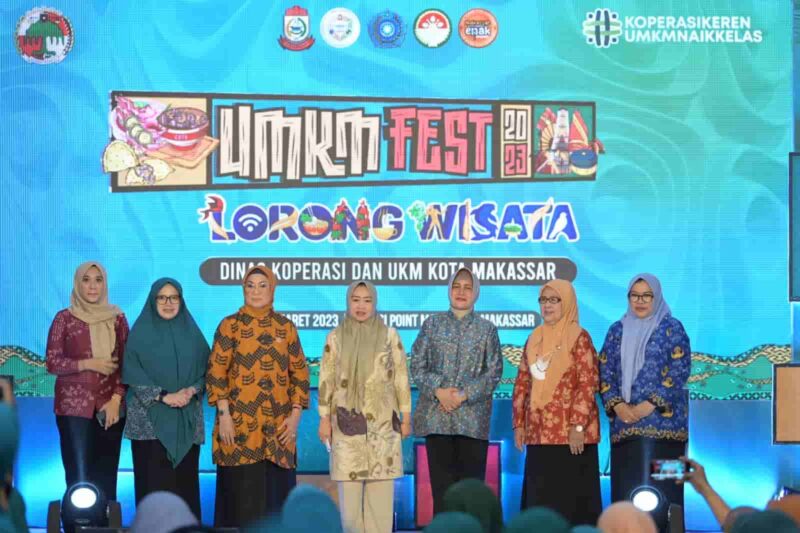 Ketua TP PKK Kota Makassar, Indira Yusuf Ismail, Menghadiri Gelaran Festival UMKM Lorong Wisata, di Mall Phinisi Point, Jum'at 17 Maret 2023
