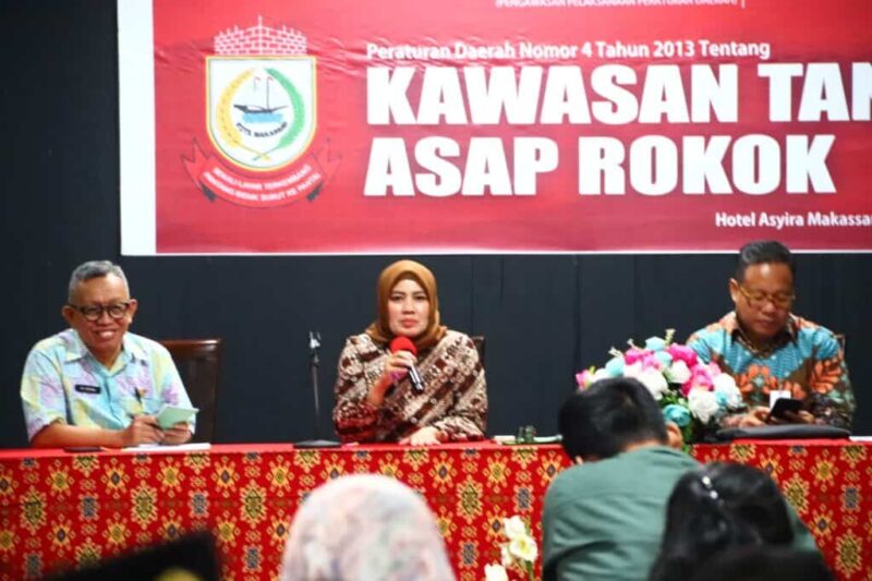 Wakil Ketua DPRD Kota Makassar, Fraksi PDI Perjuangan, Ir. Hj. Andi Suhada Sappaile, Gelar Sosialisasi Peraturan Daerah Nomor 4 Tahun 2013, Tentang Kawasan Tanpa Asap Rokok, di Hotel Asyra, Kamis 30 Maret 2023.