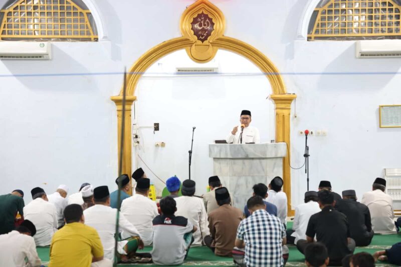 Wali Kota Makassar, Ir. Moh. Ramdhan Pomanto, Saat Memberikan Ceramah Ramadhan, di Masjid Nur Al Aqsha, Jalan Amirullah, Kamis 23 Maret 2023