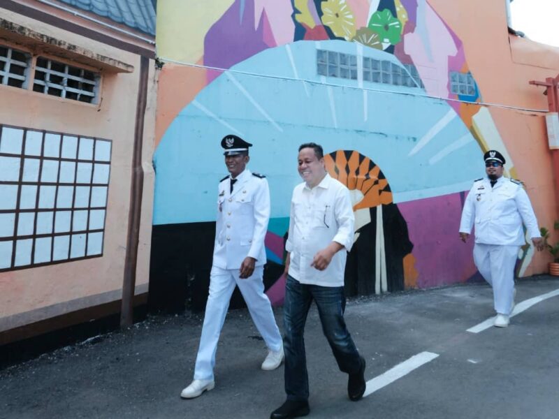 Sekretaris DPRD Kota Makassar, H. Dahyal, Menyambut Kedatangan Kepala Daerah, di Lorong Wisata Kiyoto, Sabtu 29 April 2023