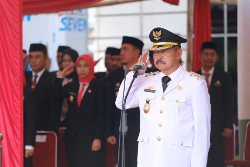 Wakil Bupati Gowa, H. Abd Rauf Malaganni, Menjadi Inspektur Upacara Peringatan Hari OTDA ke XXVII, di Lapangan Upacara Kantor Bupati Gowa, Sabtu 29 April 2023