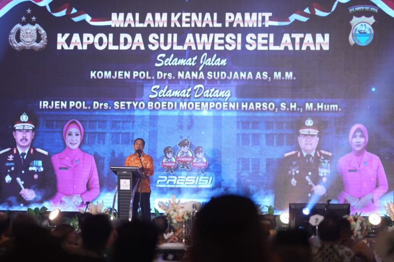 Gubernur Sulawesi Selatan, Andi Sudirman Sulaiman menghadiri Malam Kenal Pamit Kapolda Sulawesi Selatan di Hotel Claro, Makassar, Senin (3/4/2023)
