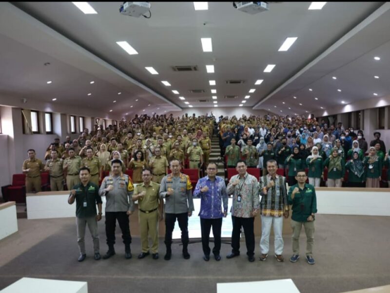 Wali Kota Makassar, Ir. Moh. Ramdhan Pomanto, Melakukan Rapat Koordinasi Forum Konsultasi Publik, Hasil Pendataan Awal Regsosek 2022, di Ruang Sipakatau, Kantor Balai Kota, Selasa 18 April 2023.