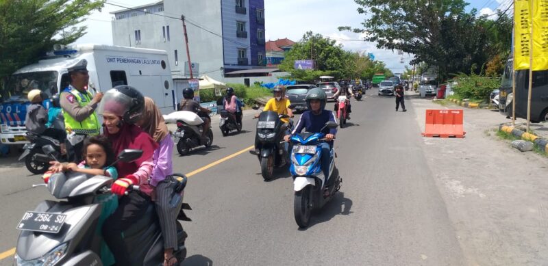 Jajaran Satlantas Polres Pinrang menyampaikan informasi terkait kondisi arus lalulintas