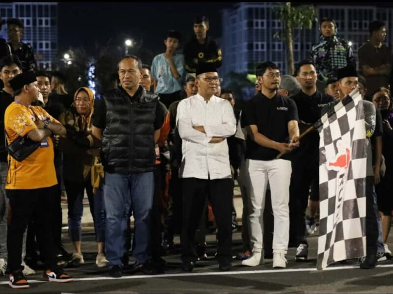 Wali Kota Makassar, Ir. Moh. Ramdhan Pomanto, Didampingi Kapolrestabes, Kombes Pol Mokhamad Ngajib, Nonton Langsung Lantang Bangngia Run Race Tingkat Kota Makassar, di Centre Point of Indonesia, Rabu 19 April 2023