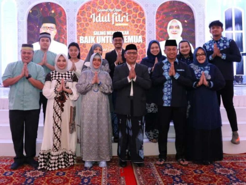 Lebaran Idul Fitri 1444 H, Wali Kota Makassar, Ir. Moh. Ramdhan Pomanto, Melalukan Silaturahmi dengan Sahabat dan Kerabat, di Kediaman Pribadinya, Jalan Amirullah, Sabtu 22 April 2023