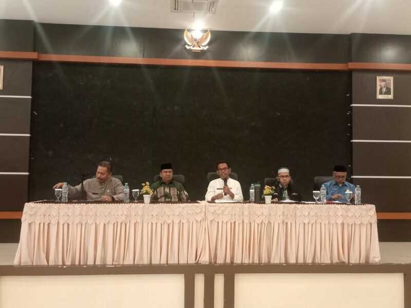 Kepala Dinas Pendidikan Provinsi Sulsel, Setiawan Aswad, Pimpin Rapat Koordinasi Persiapan Hari Pendidikan Nasional dan Bulan Pendidikan Merdeka Belajar, di Asrama Haji Sudiang, Jum'at 28 April 2023