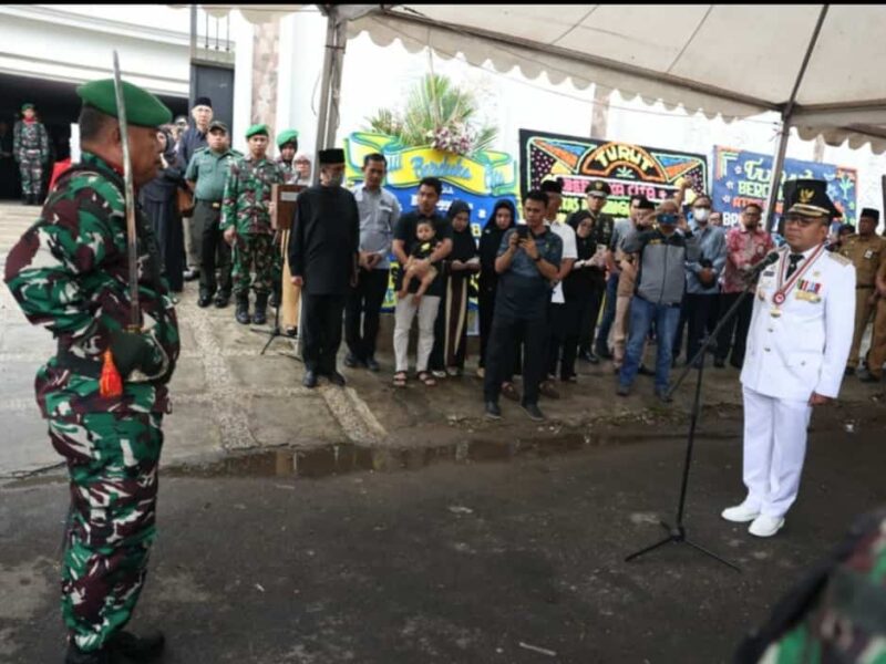 Wali Kota Makassar, Ir. Moh. Ramdhan Pomanto, Jadi Inspektur Upacara Pelepasan Jenazah, Almarhum Muhammad Rapsel Ali, di Kediaman Pribadinya, Jalan Bonto Mangape, Senin 10 April 2023