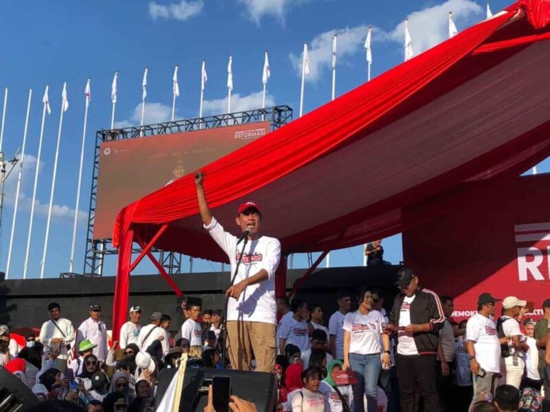 Ketua DPRD Makassa, Rudianto Lallo, Menghadiri Jalan Sehat 25 Tahun Reformasi, di Anjungan Pantai Losari, Minggu 28 Mei 2023