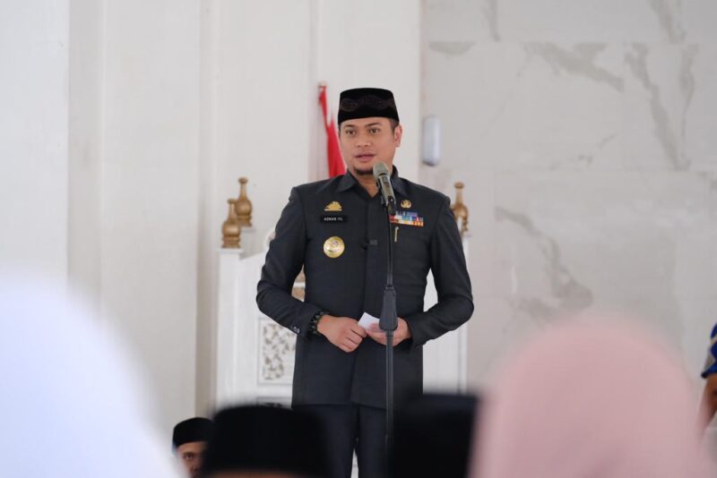 Bupati Gowa, Adnan Purichta Ichsan, Melepas Jaman Calon Haji (JCH) Reguler Kabupaten Gowa, di Masjid Agung Syekh Yusuf, Jum'at 5 Mei 2023