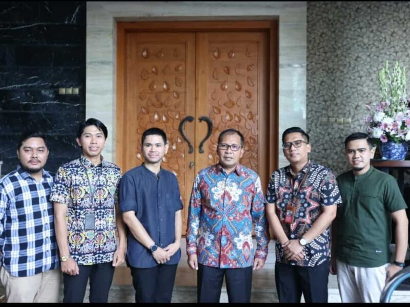 Wali Kota Makassar, Ir. Moh. Ramdhan Pomanto, Menerima Audiensi Indonesia Air Traffic Controllers Association, di Kediaman Pribadinya, Jalan Amirullah, Jum'at 12 Mei 2023