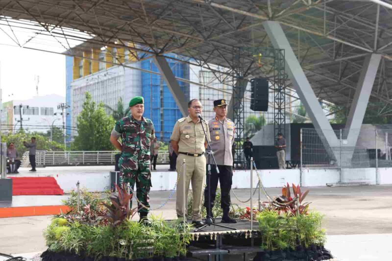 Wali Kota Makassar, Ir. Moh. Ramdhan Pomanto, Bersama Jajaran Pemkot Makassar, TNI dan Polri, Menggelar Apel Tiga Pilar di Karebosi, Selasa 16 Mei 2023