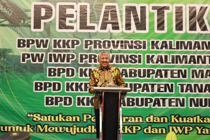 Bupati Pinrang Irwan Hamid membawakan sambutan saat Pelantikan Badan Pengurus Wilayah (BPW) Kerukunan Keluarga Pinrang (KKP) Provinsi Kalimantan Utara