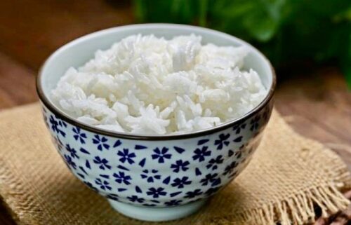 Semangkuk nasi putih rendah lemak dan rendah kalori, serta dapat digunakan dalam berbagai hidangan sehat