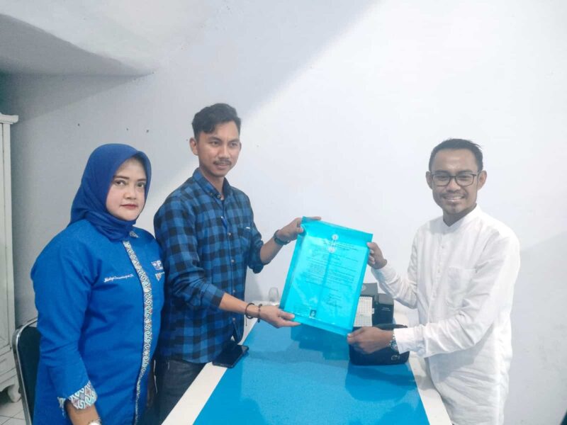 Anggota DPRD Kota Makassar, Fraksi Partai Amanat Nasional, H. Sahruddin Said, Mengembalikan Berkas Pencalonan, di Kantor PAN Kota Makassar, Jalan Abdullah Dg. Sirua, Rabu 10 Mei 2023